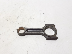  Connecting rod 