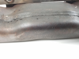  Exhaust manifold 