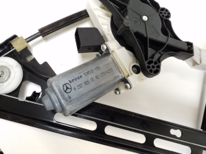 Mercedes Benz E-Class W207 (2009–2017) Front door window regulator A2077200546 - 2