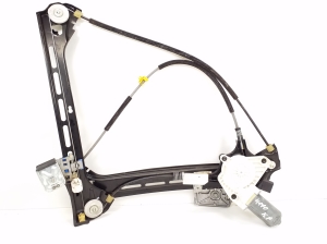 Mercedes Benz E-Class W207 (2009–2017) Front door window regulator A2077200546 - 4