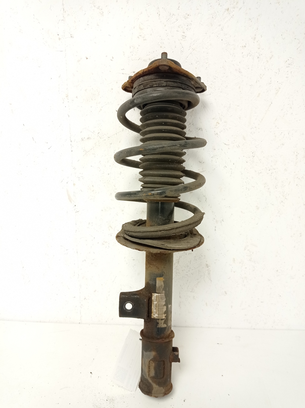 Kia Sportage (2010–2016) Front shock absorber 546603U010