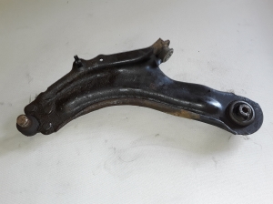 RENAULT Kangoo (2008–2020) Eesmine õõtshoob 8200586561 - 2