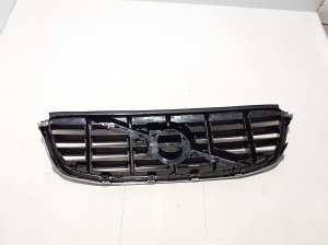  Front grille 