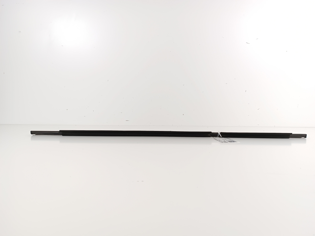 MERCEDES-BENZ GLK-Class X204 (2008-2015) Galinių dešinių durų stiklo juostelė A2047353465 25373124
