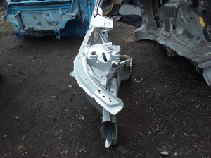 VOLVO V90 (2016–2026) Front outrigger 32377199 - 2