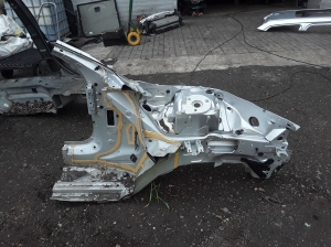 VOLVO V90 (2016–2026) Front outrigger 32348643 - 3