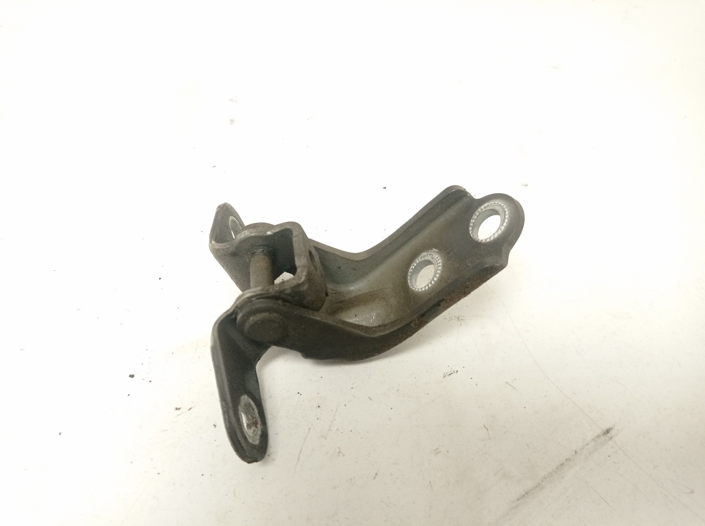 Kia Sportage (2010–2016) Front door lower hinge 793202H000