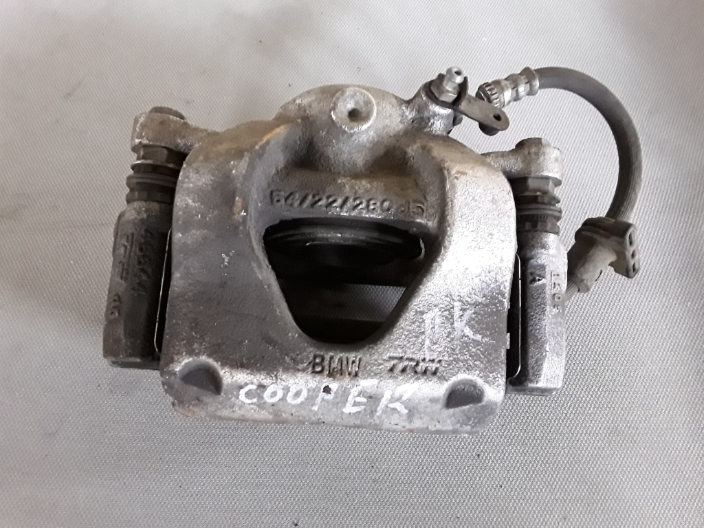 Mini Cooper F55 / F56 (2013–2026) Front brake caliper 6778335 Mini Cooper F55 / F56 (2013–2026) Front brake caliper 6778335
