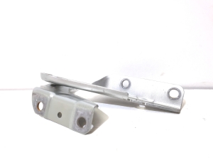  Engine cover hinge 