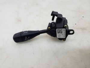   Steering wheel adjustment switch 