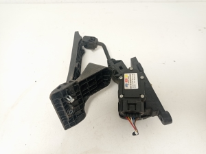 Accelerator pedal - 327002S900