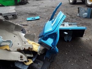 RENAULT Twingo III (2014–2026) Aizmugurējais spārns un tā detaļas 760315729R - 2