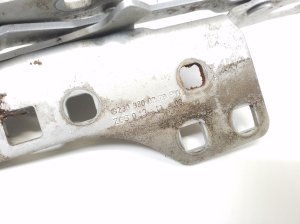  Engine cover hinge 