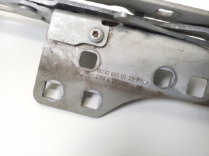  Engine cover hinge 