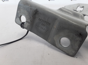  Engine cover hinge 