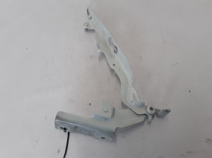  Engine cover hinge 