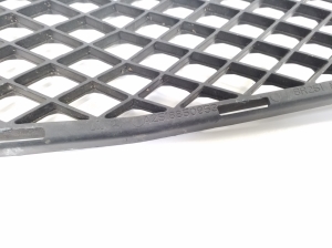 Mercedes Benz R-Class 251 (2006–2017) Front bumper lower grille A2518850953 - 3