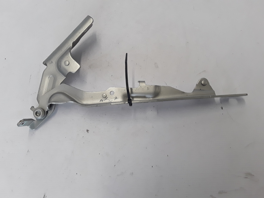 VOLVO V60 1 generation (2010-2020) Front Right Bonnet Hinge 31385813 21081000