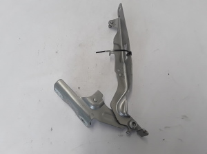  Engine cover hinge 