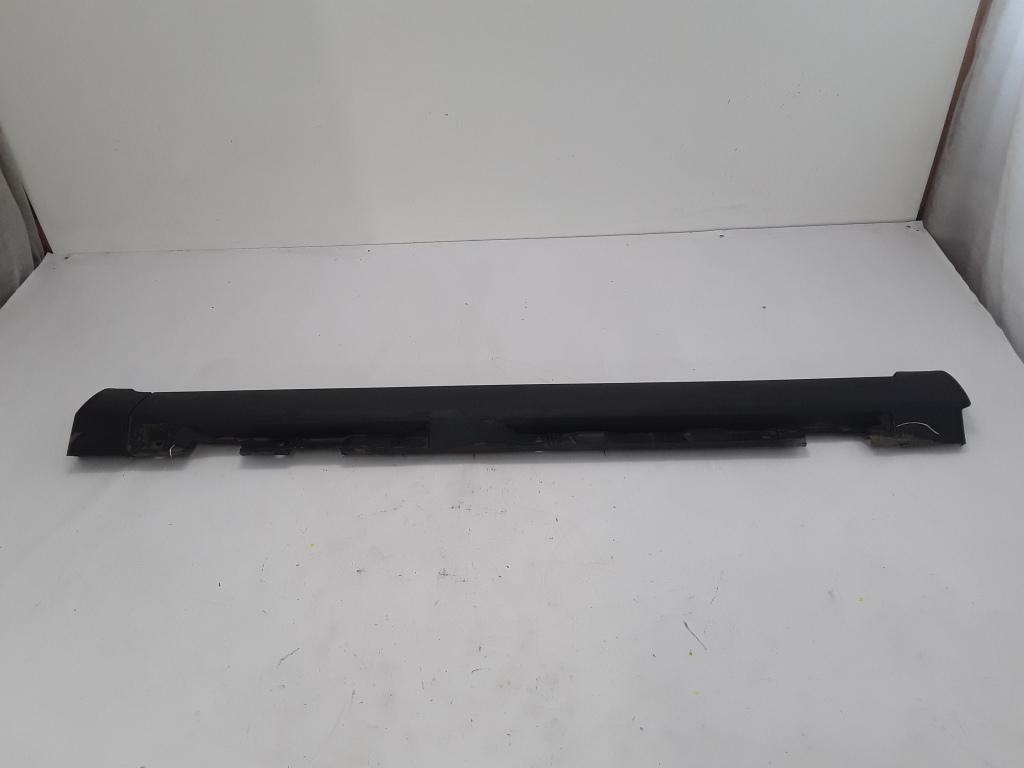 VOLVO V50 1 generation (2003-2012) Right Side Plastic Sideskirt Cover 30698906 21080999