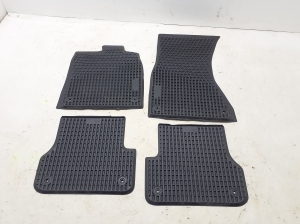  Interior mats 