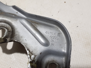  Engine cover hinge 