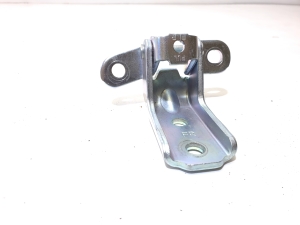 Kia Niro EX (2022–2026) Front door top hinge A046057 - 4