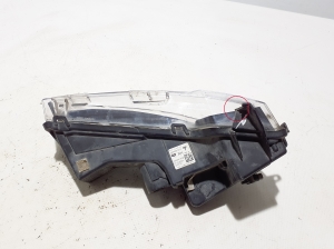 Tesla Model Y Y (2020–2026) Tagfahrlicht vorne 1507933 - 5