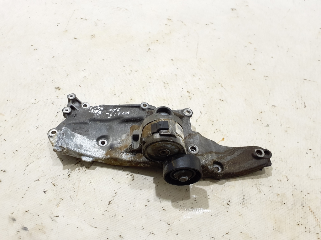 FORD Kuga 2 generation (2013-2020) Alternator bracket DS7Q8D611AH 25354336