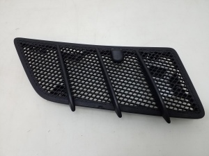  Engine cover grille 