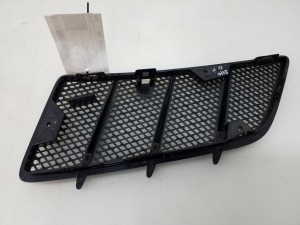  Engine cover grille 