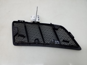  Engine cover grille 