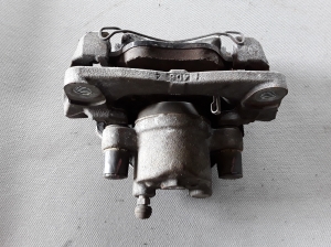 TOYOTA Yaris (2011–2020) Eesmine pidurisadul 477300D070 - 2
