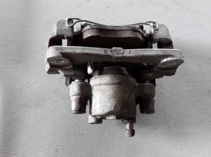 TOYOTA Yaris (2011–2020) Eesmine pidurisadul 477500D070 - 2