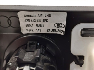 AUDI A1 GB (2018–2026) USB-pesa 82B863617 - 3