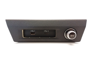 AUDI A1 GB (2018–2026) USB-pesa 82B863617 - 5