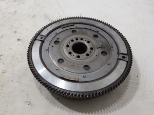  Clutch flywheel 