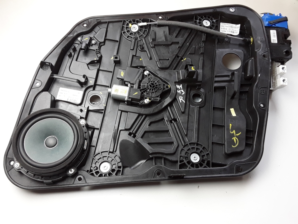 Kia Sportage (2016–2021) Priekšējo durvju logu pacēlājs un tā daļas 82480F1530
