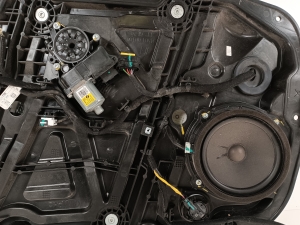 Kia XCEED I (2019–2026) Priekšējo durvju logu pacēlājs un tā daļas - 2