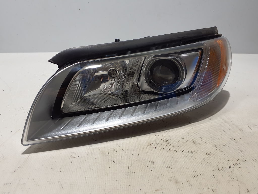 VOLVO XC70 3 generation (2007-2020) Front Left Headlight 31214168 25380527