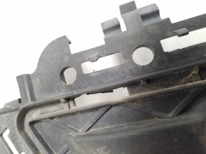Mercedes Benz C-Class 204 (2007–2014) Priekšējā bampera apakšējā reste A2048851324 - 4