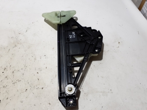   Rear side door window regulator  - 827204968R 