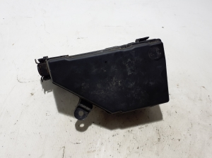 Kaitsmekarbi korpus kapoti all - 284B9US0A