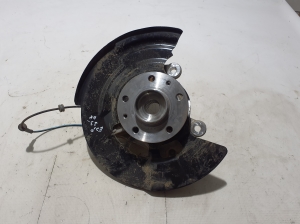 Front wheel hub - 400144631R