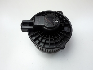 Mazda CX-5 (2011–2017) Heizungsgebläsemotor 8727000691 - 3
