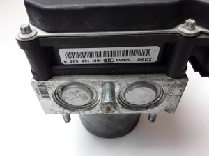 Subaru Impreza (2007–2012) ABS unit 0265951130 - 2