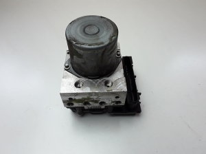 Subaru Impreza (2007–2012) ABS unit 0265951130 - 3