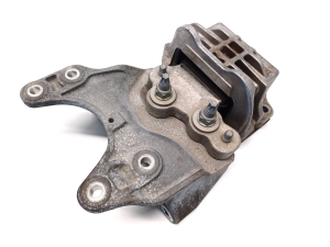   Gearbox mount  - GK21-7M125-DA 