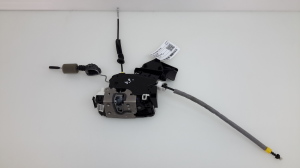 Mercedes Benz C-Class 204 (2007–2014) Esiukse lukk A0997200735 - 3