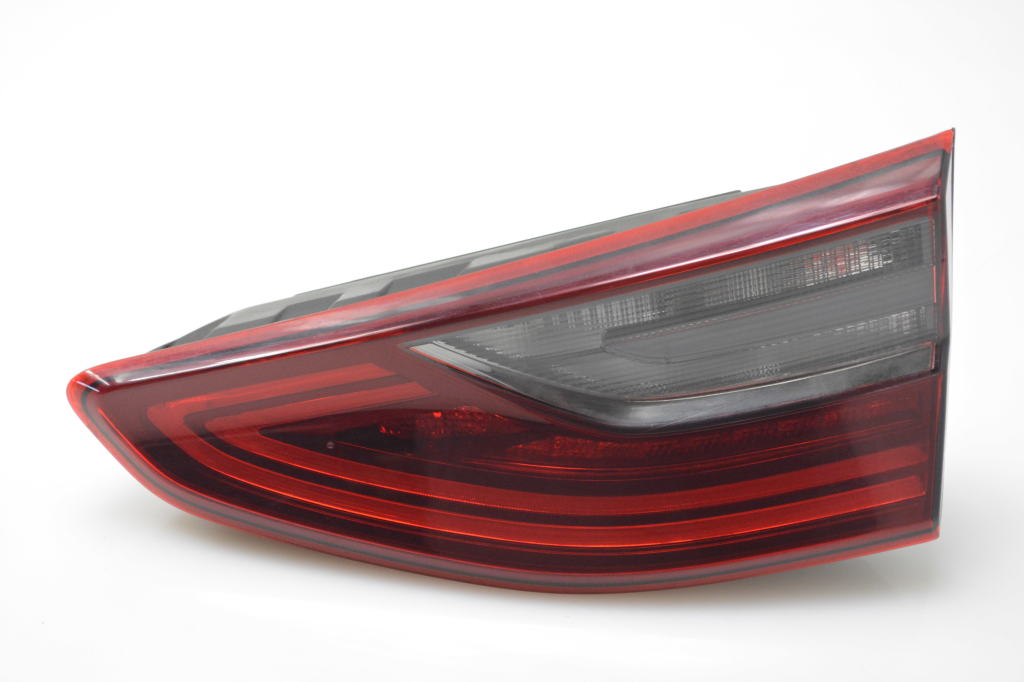 Kia ceed (2018–2026) Tail light on trunk lid 92404J7050 Kia ceed (2018–2026) Tail light on trunk lid 92404J7050